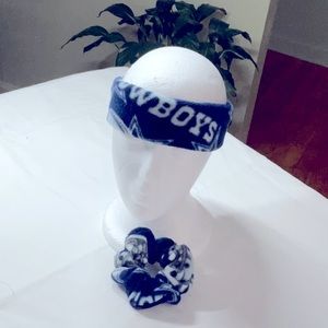 Unisex headband. The headband and scrunchie is fleece fabric and hand washable.